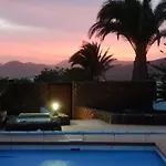 Willa Lucky - Heated Pool